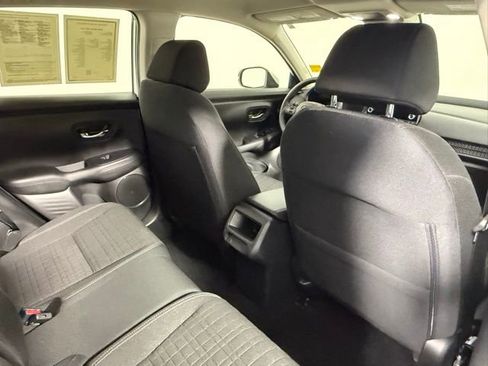 Used 2023 Honda HR-V LX image 40