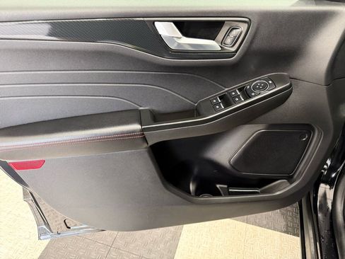 Used 2025 Ford Escape ST-Line image 13