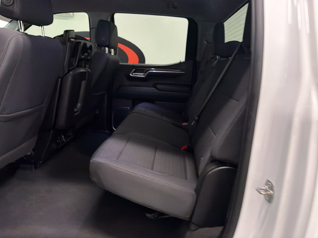 Used 2025 Chevrolet Silverado 1500 LT AWD/4WD image 13