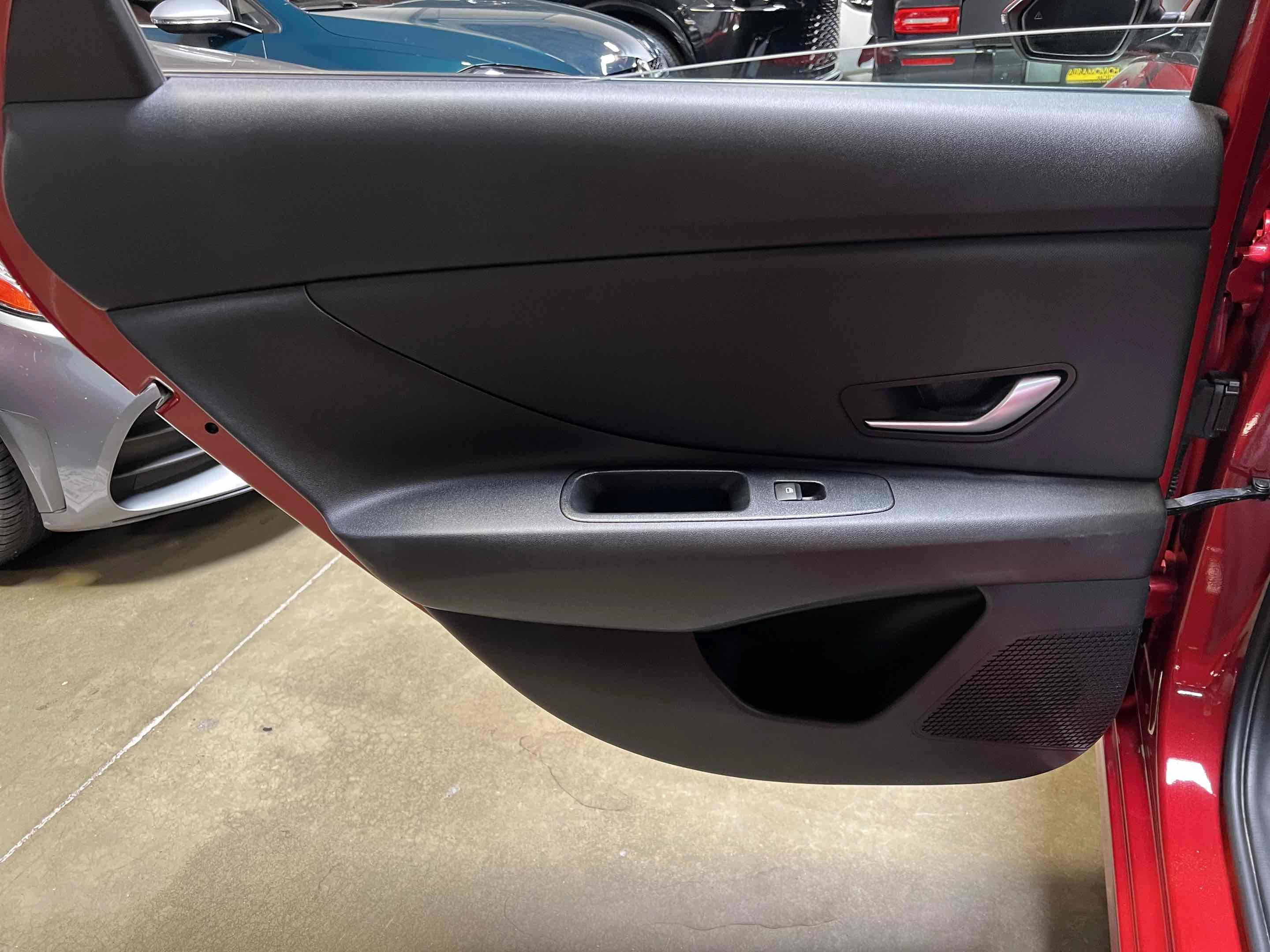 Used 2023 Hyundai Elantra Limited FWD image 54
