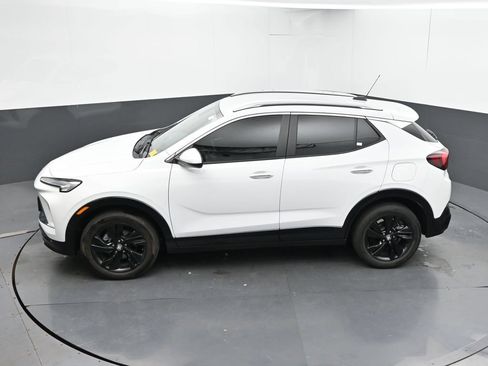 Used 2024 Buick Encore GX Sport Touring AWD/4WD image 41