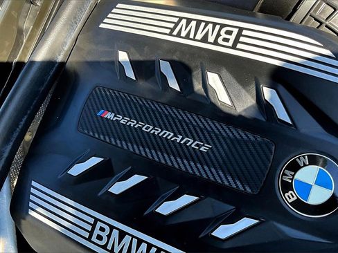 Used 2021 BMW X7 M50i image 32