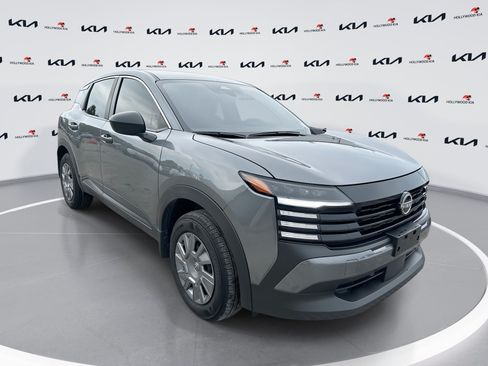 Used 2025 Nissan Kicks S AWD/4WD image 1