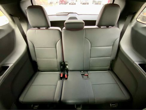 New 2026 Chevrolet Traverse RS image 30