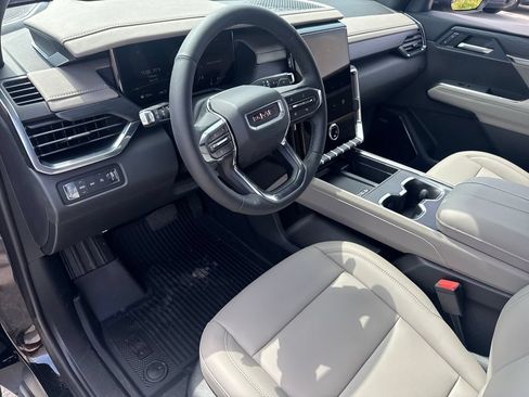 New 2026 GMC Acadia Elevation w/ Black Edition AWD/4WD image 15