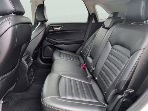 Used 2022 Ford Edge SEL image 17