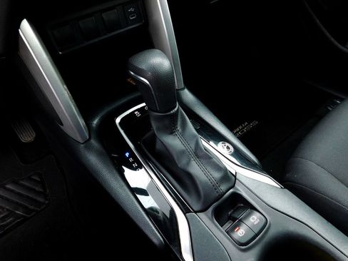 Used 2023 Toyota Corolla Cross LE image 19