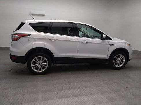Used 2017 Ford Escape SE image 10