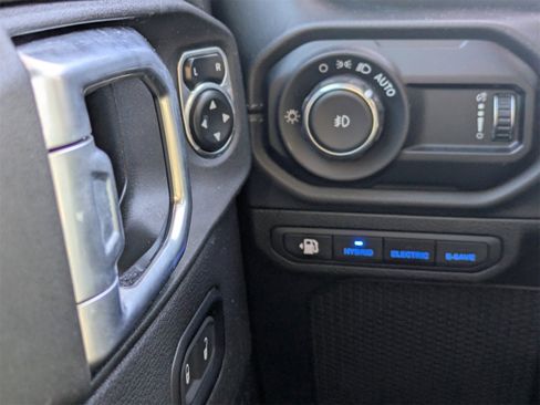 Used 2024 Jeep Wrangler Unlimited Sahara w/ Technology Group image 28