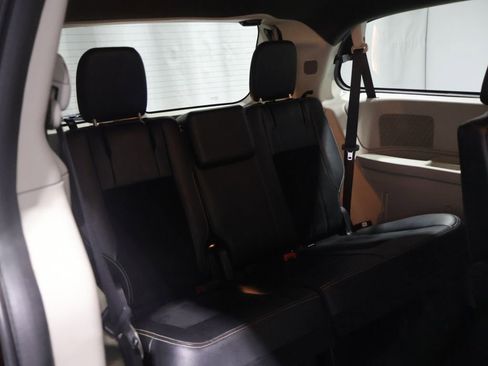 Used 2017 Dodge Grand Caravan SXT FWD image 20