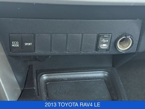 Used 2013 Toyota RAV4 LE AWD/4WD image 21