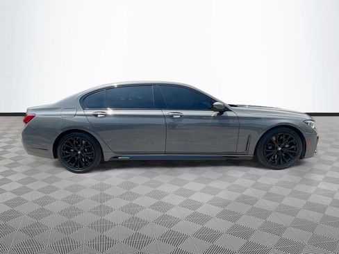 Used 2020 BMW 740i w/ M Sport Package RWD image 8