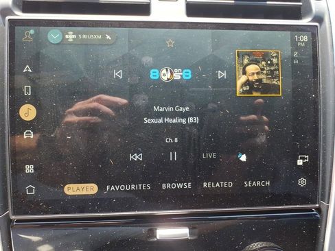 Used 2025 Land Rover Discovery Dynamic SE image 22