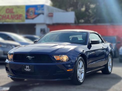 Used 2012 Ford Mustang Premium RWD image 3