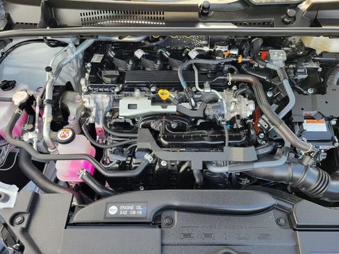 Used 2024 Toyota Prius XLE FWD image 26