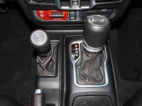 Used 2021 Jeep Wrangler Unlimited Rubicon AWD/4WD image 29
