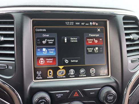 Used 2017 Jeep Grand Cherokee Overland AWD/4WD image 26