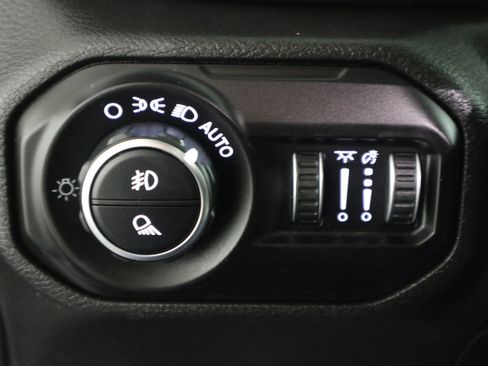 Used 2021 Jeep Gladiator Overland w/ Popular Equipment Package image 32