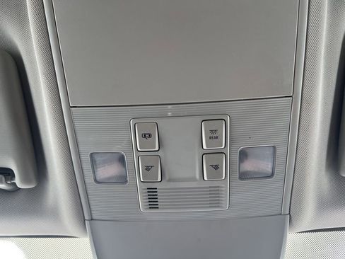 Used 2024 Volkswagen Taos SE image 22