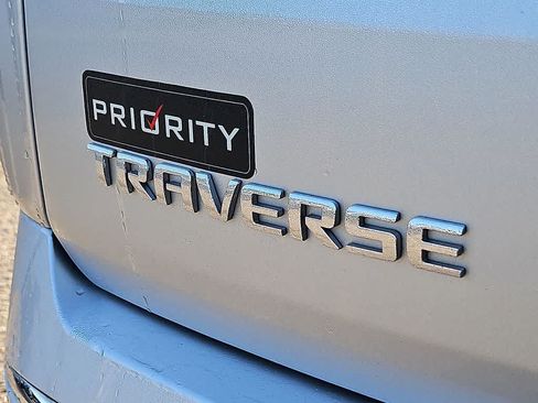 Used 2021 Chevrolet Traverse Premier FWD image 32
