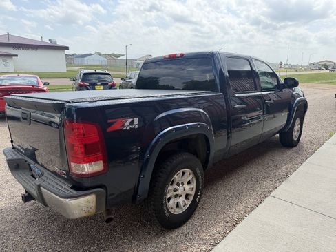 Used 2007 GMC Sierra 1500 SLE w/ SLE/SLT Trailering Package AWD/4WD image 6