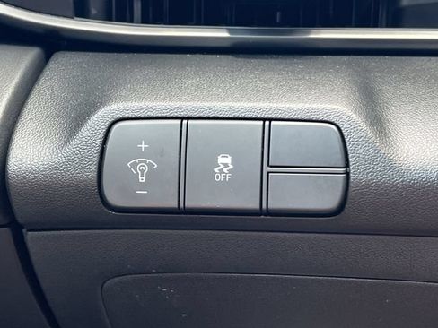 Certified 2025 Hyundai Elantra Sport FWD image 23