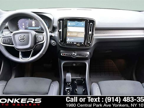 Used 2023 Volvo XC40 B5 Ultimate w/ Protection Package Premier image 28