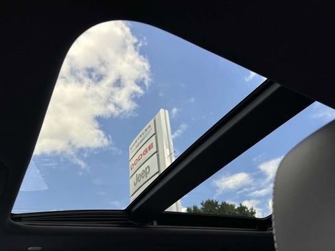 New 2026 Chrysler Pacifica Limited w/ S Appearance Package image 5