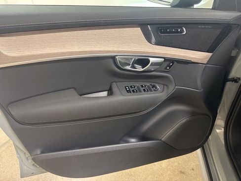 New 2026 Volvo XC90 T8 Plus w/ Protection Package Premier AWD/4WD image 17