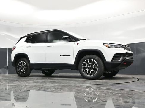 Certified 2025 Jeep Compass Trailhawk AWD/4WD image 52