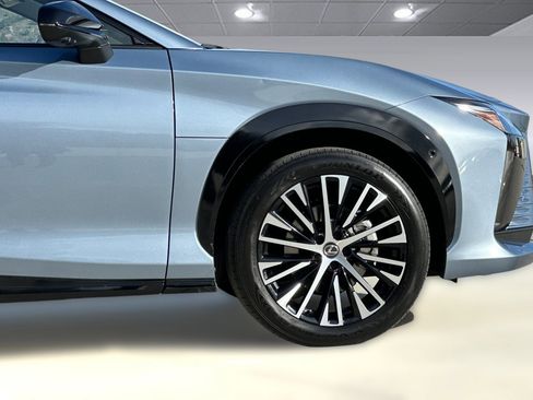Used 2023 Lexus RZ 450e Premium image 35