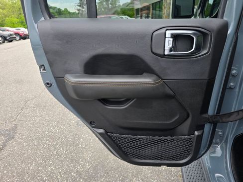Used 2025 Jeep Wrangler Unlimited Sahara AWD/4WD image 49
