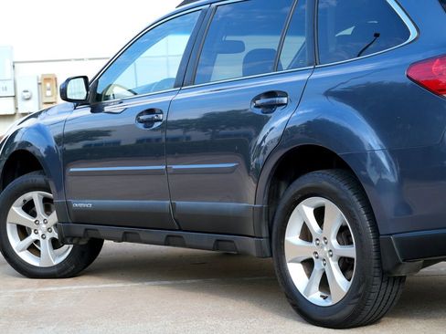 Used 2014 Subaru Outback 2.5i Limited w/ Moonroof Package AWD/4WD image 32