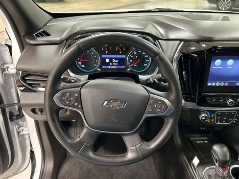 Used 2023 Chevrolet Traverse RS AWD/4WD image 19