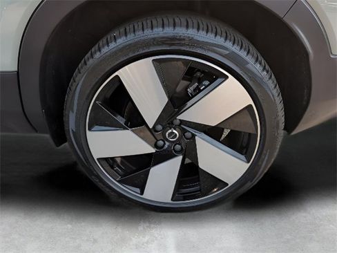 Used 2023 Volvo XC40 Recharge Ultimate w/ Protection Package Premier image 11
