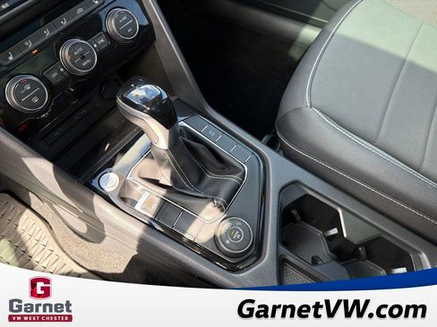 Used 2024 Volkswagen Taos SE image 24