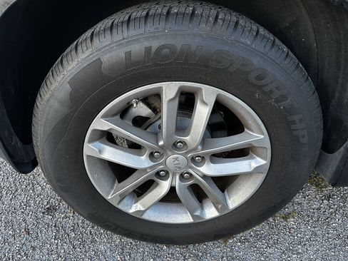 Used 2015 Kia Sorento LX AWD/4WD image 18