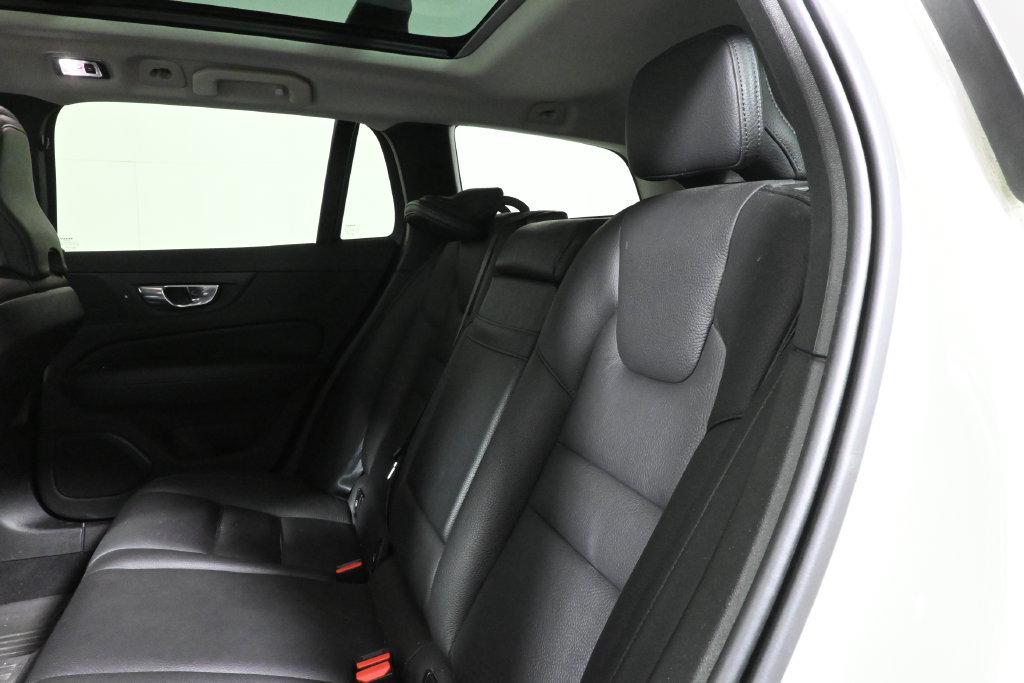 Used 2021 Volvo V60 T5 Cross Country AWD/4WD image 6