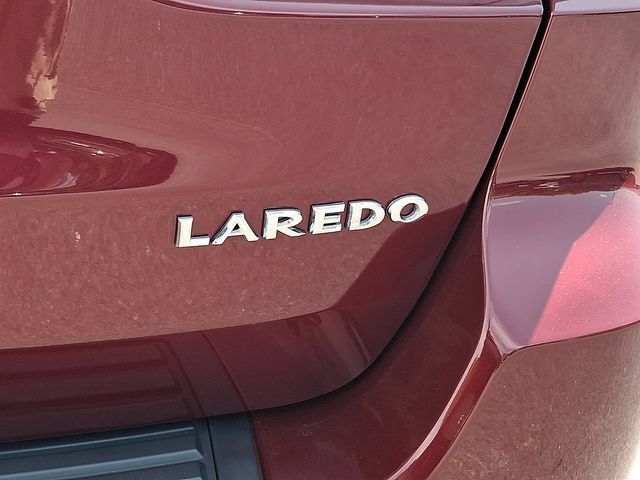 Used 2021 Jeep Grand Cherokee Laredo AWD/4WD image 30
