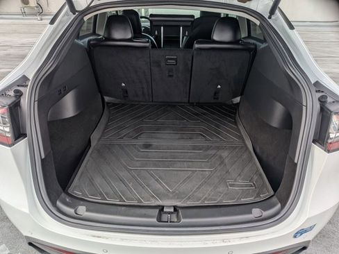 Used 2021 Tesla Model Y Performance image 6