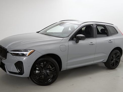 Certified 2026 Volvo XC60 T8 Ultra AWD/4WD image 3