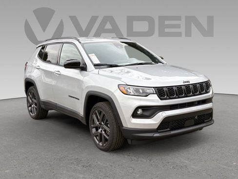 New 2026 Jeep Compass Latitude image 1