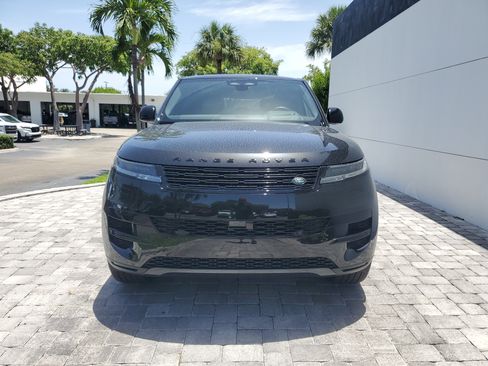 Used 2025 Land Rover Range Rover Sport SE AWD/4WD image 2
