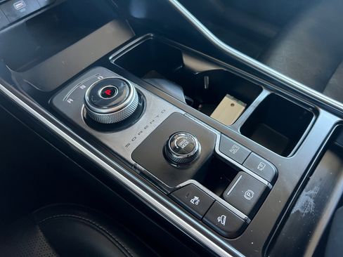 Used 2022 Kia Sorento S image 18