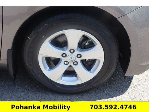 Used 2017 Toyota Sienna LE FWD image 35