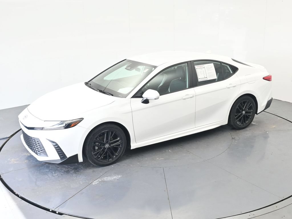 Used 2025 Toyota Camry SE FWD image 39