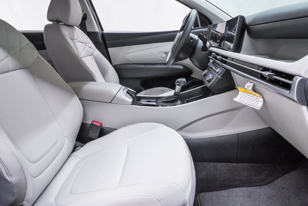 Certified 2026 Hyundai Tucson SE FWD image 13