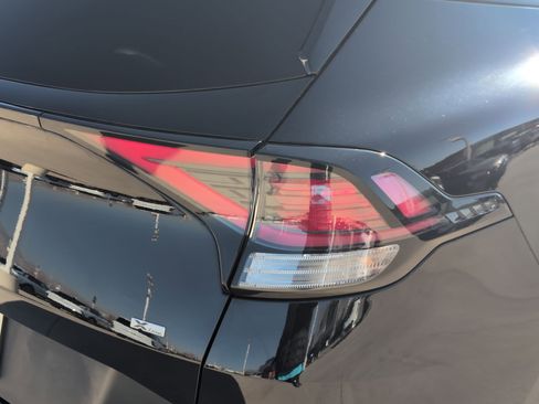 Used 2024 Kia Sportage X-Line w/ X-Line Premium Package image 11