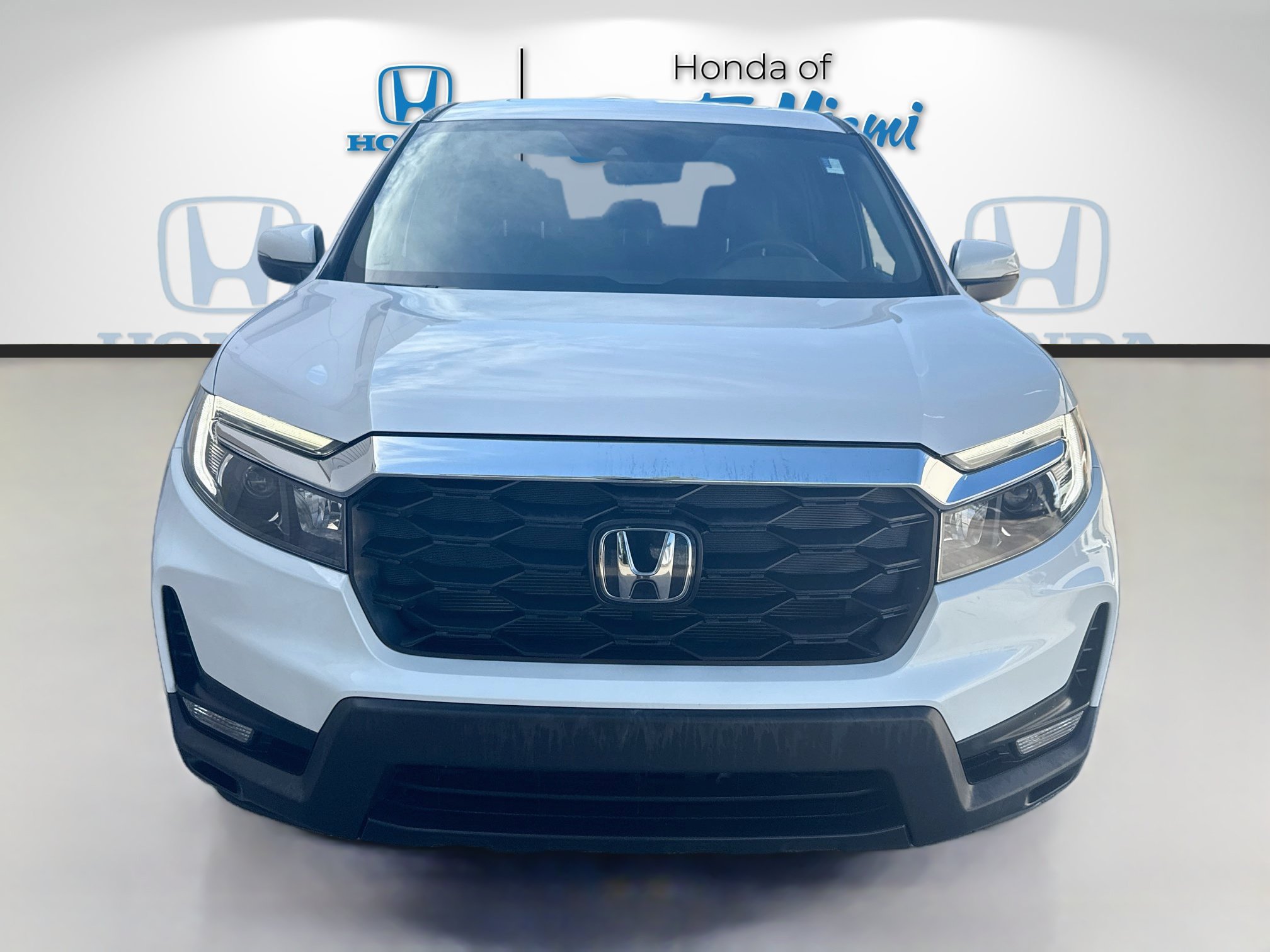 Used 2023 Honda Passport EX-L image 2