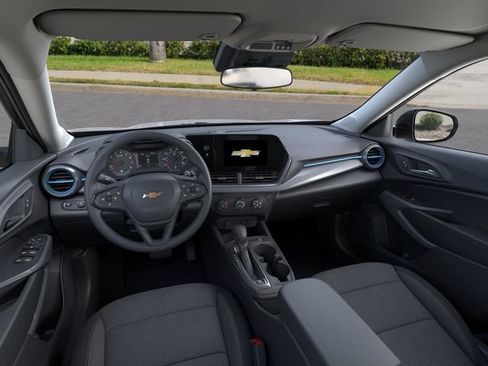 Used 2026 Chevrolet Trax LS FWD image 15